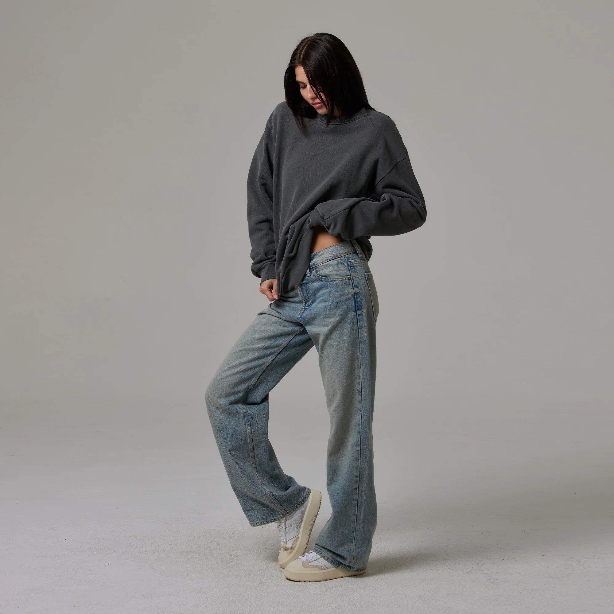 WOMENS OVERSIZED HEAVYWEIGHT CREWNECK - Image 15