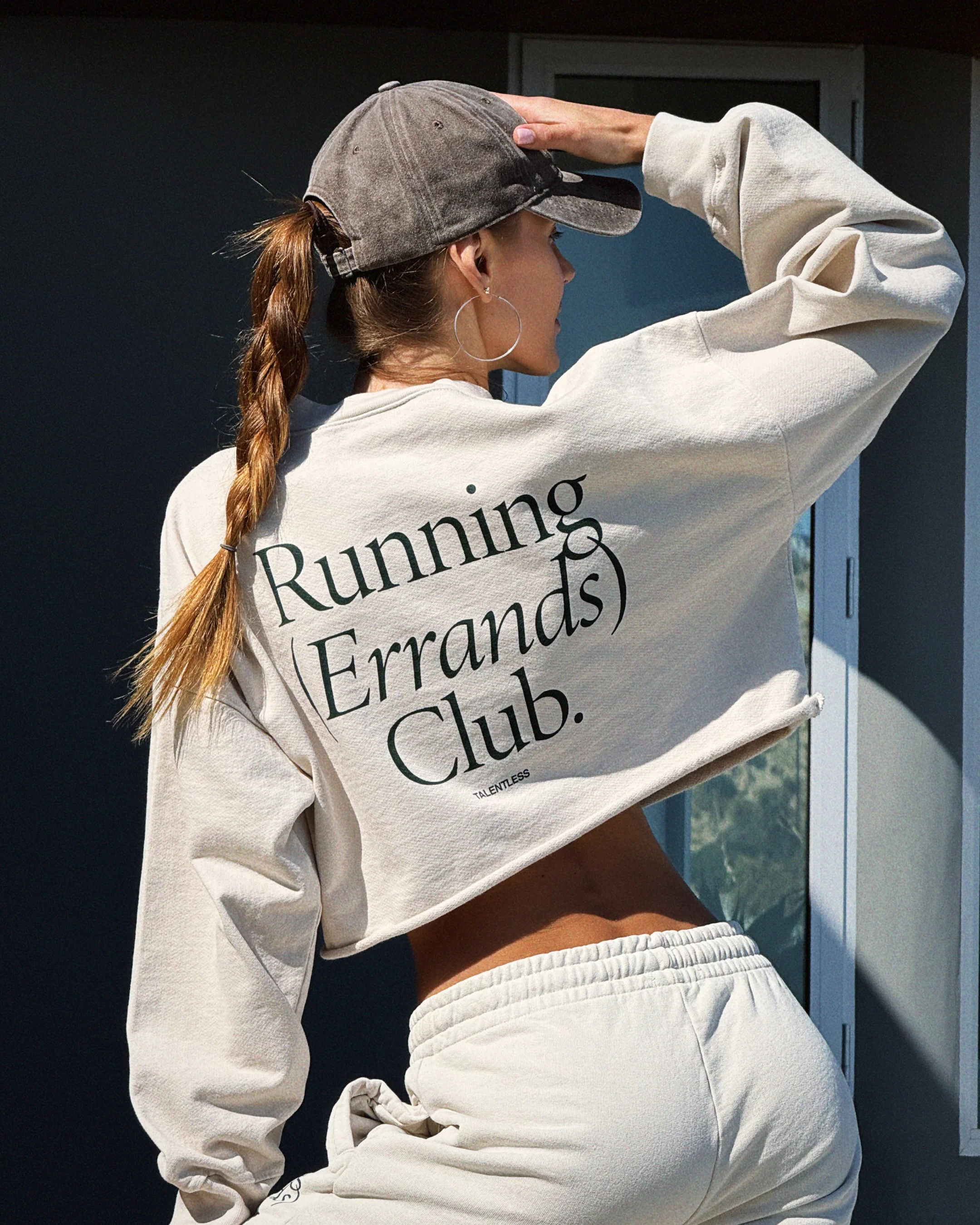 WOMENS RUNNING CLUB CREWNECK - Image 4
