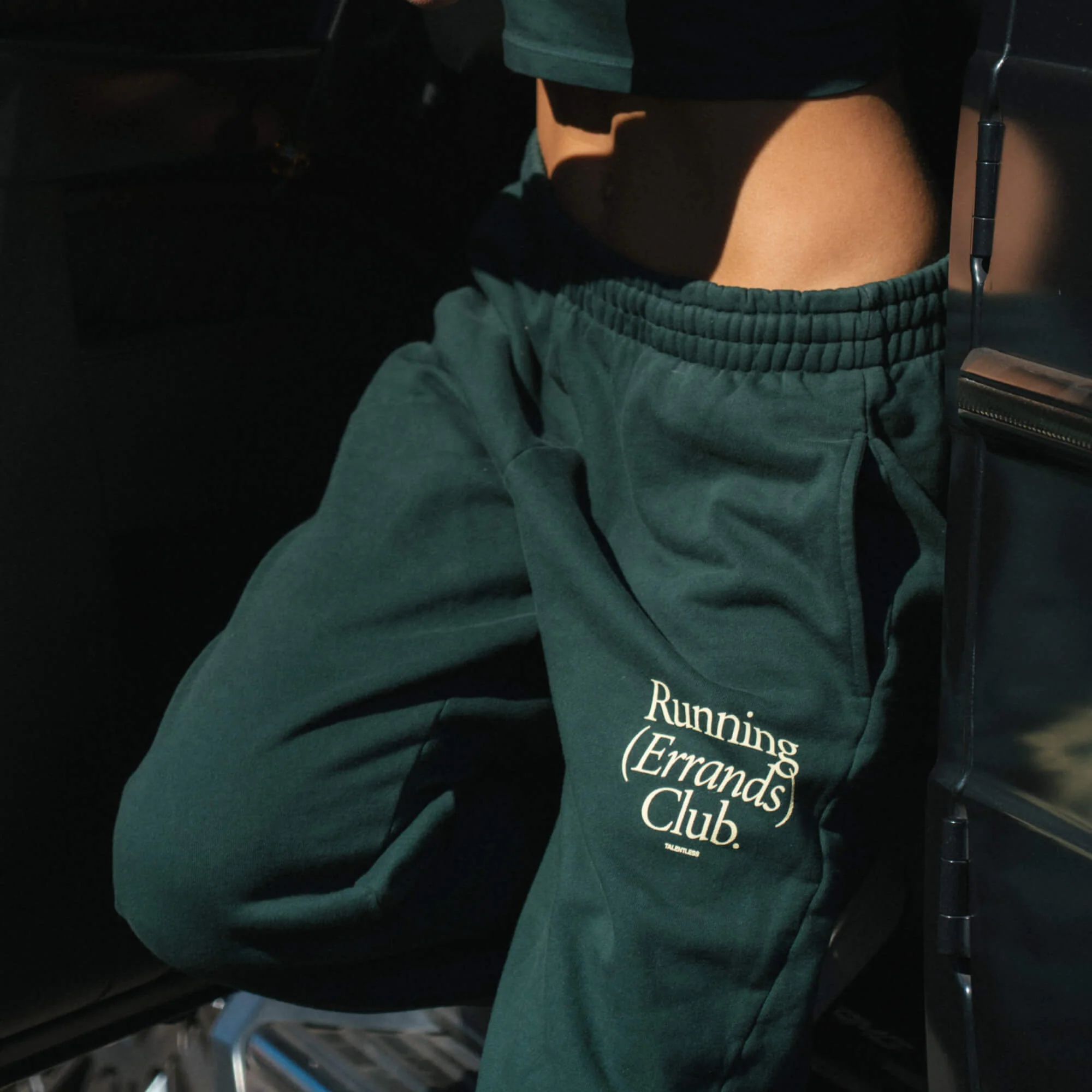 WOMENS RUNNING CLUB SWEATPANTS - Image 16